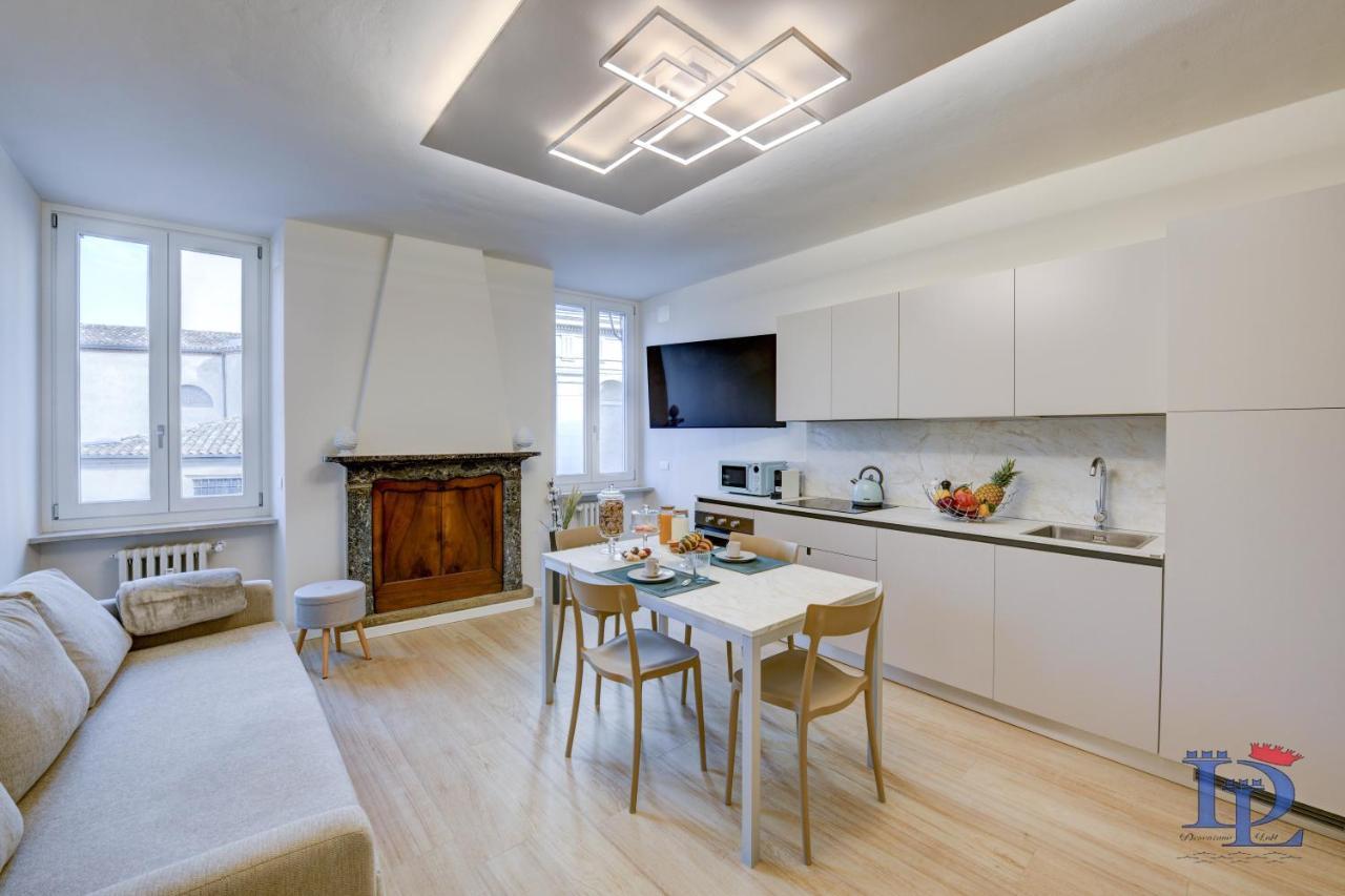 Desenzanoloft Official Partner Marriott Homes & Villas - Apa Dom Downtown Family Apartment เดเซนซาโนเดลการ์ดา ภายนอก รูปภาพ