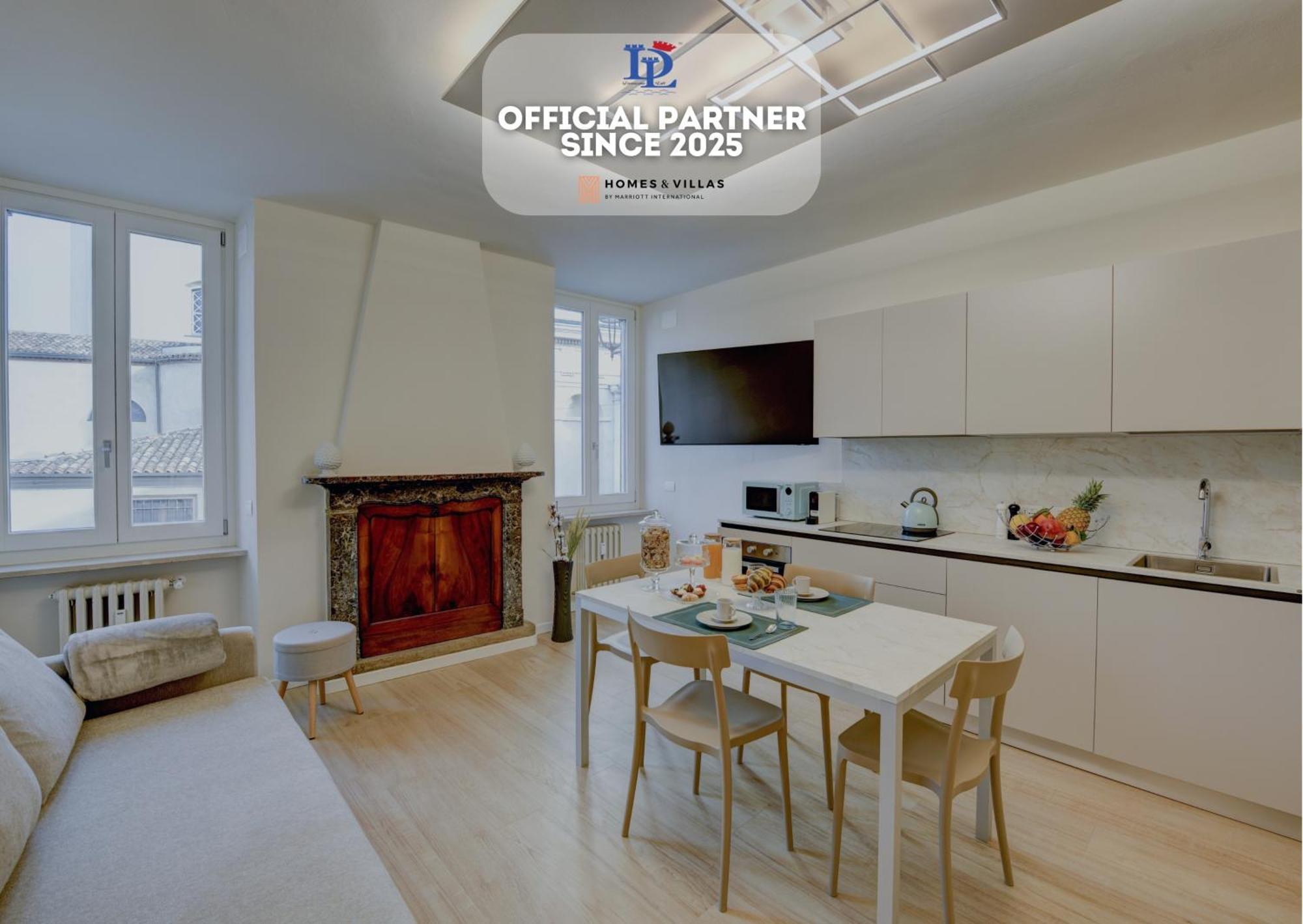 Desenzanoloft Official Partner Marriott Homes & Villas - Apa Dom Downtown Family Apartment เดเซนซาโนเดลการ์ดา ภายนอก รูปภาพ
